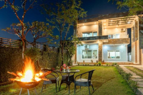 StayVista at Divine with River View & Library
